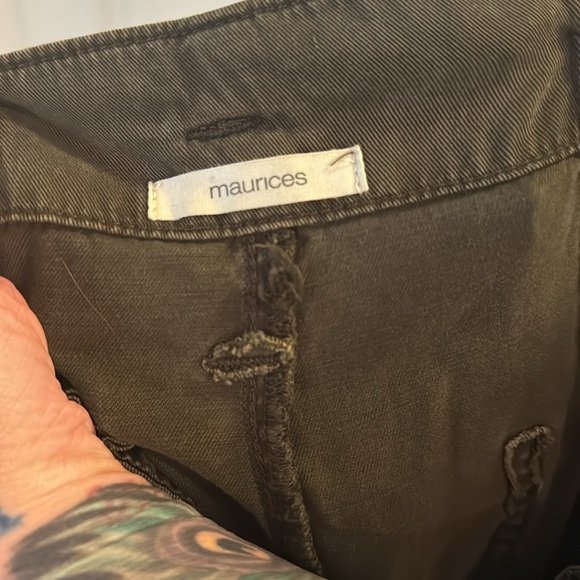Maurice’s super soft cargo pants - Picture 3 of 4